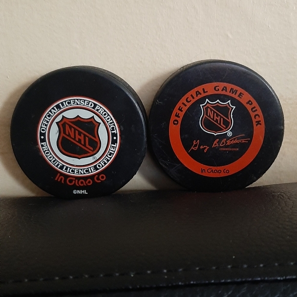 NHL Game One Japan Pucks, 1997 & 2000 - Picture 2 of 2